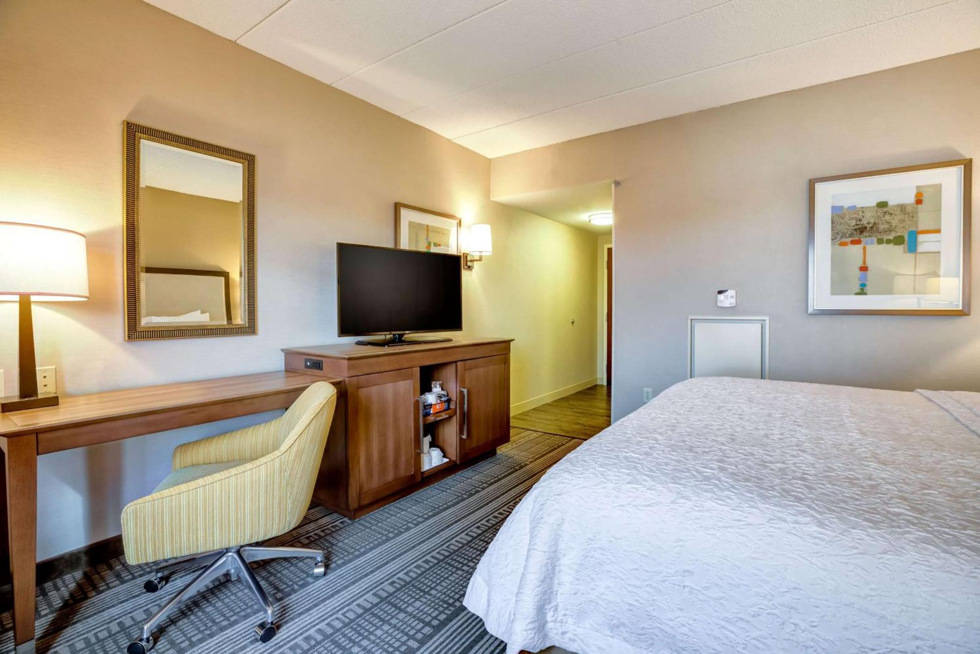 Hampton Inn Boston-Norwood Exterior photo