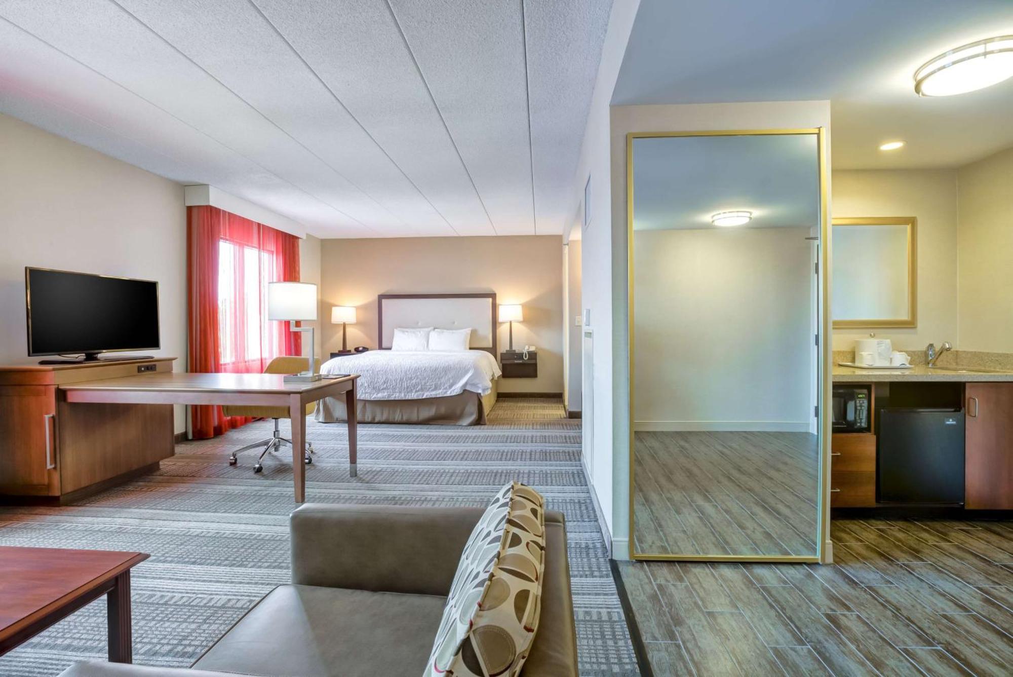 Hampton Inn Boston-Norwood Exterior photo