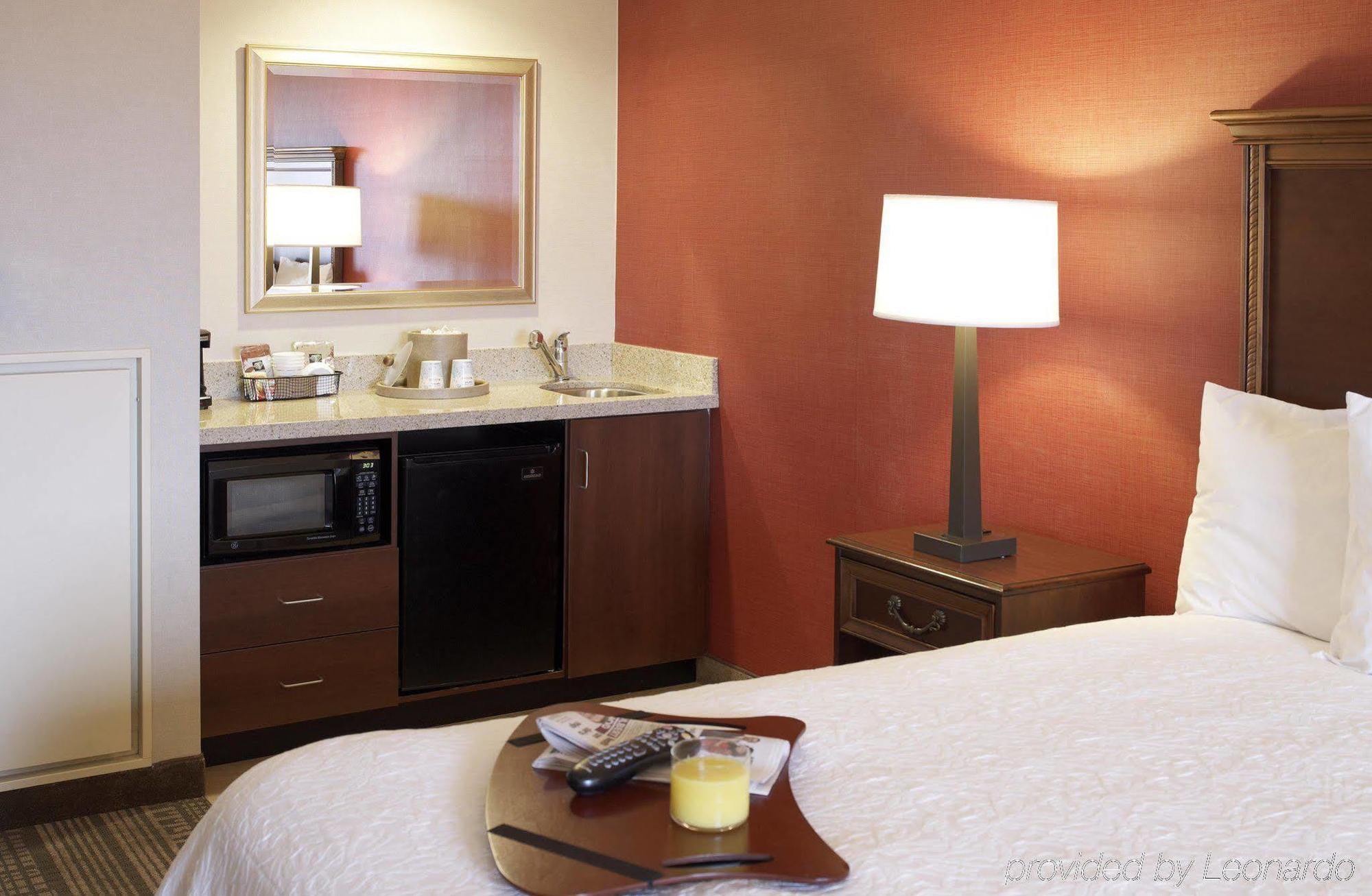 Hampton Inn Boston-Norwood Exterior photo